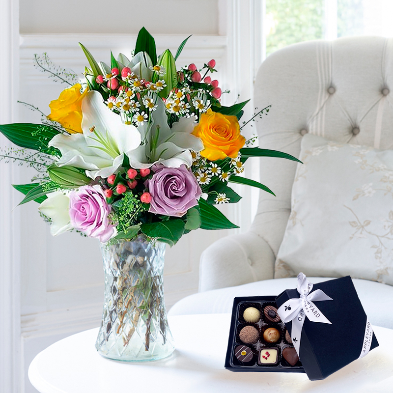Flower Gift Set - Glaze & Box Of 9 Chocolates - White - Hypericum Berry & Oriental Lilies - Next Day Flower & Gift Delivery UK - Appleyard London