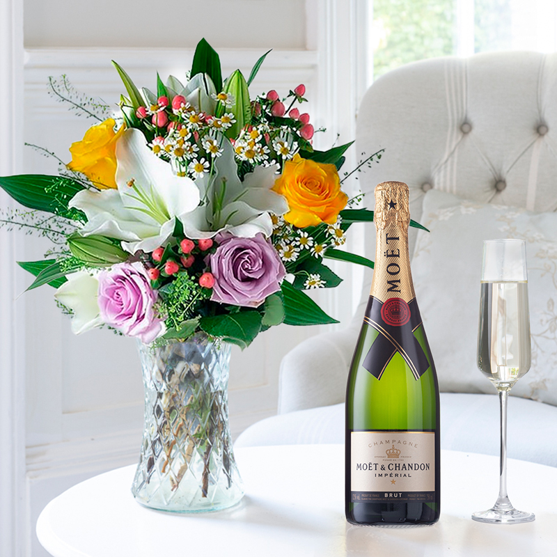 Flower Gift Set - Glaze & Moët & Chandon - White - Hypericum Berry & Oriental Lilies - Next Day Flower & Gift Delivery UK - Appleyard London