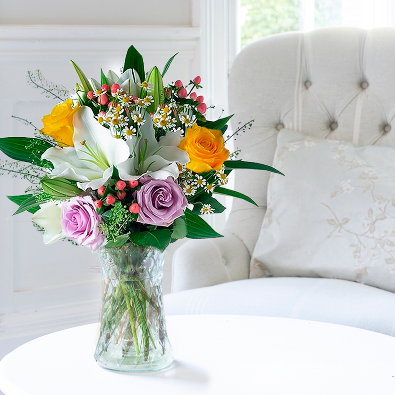 Flower Gift Set - Glaze & Vase - White - Chrysanthemum & Hypericum Berry - Next Day Flower & Gift Delivery UK - Appleyard London