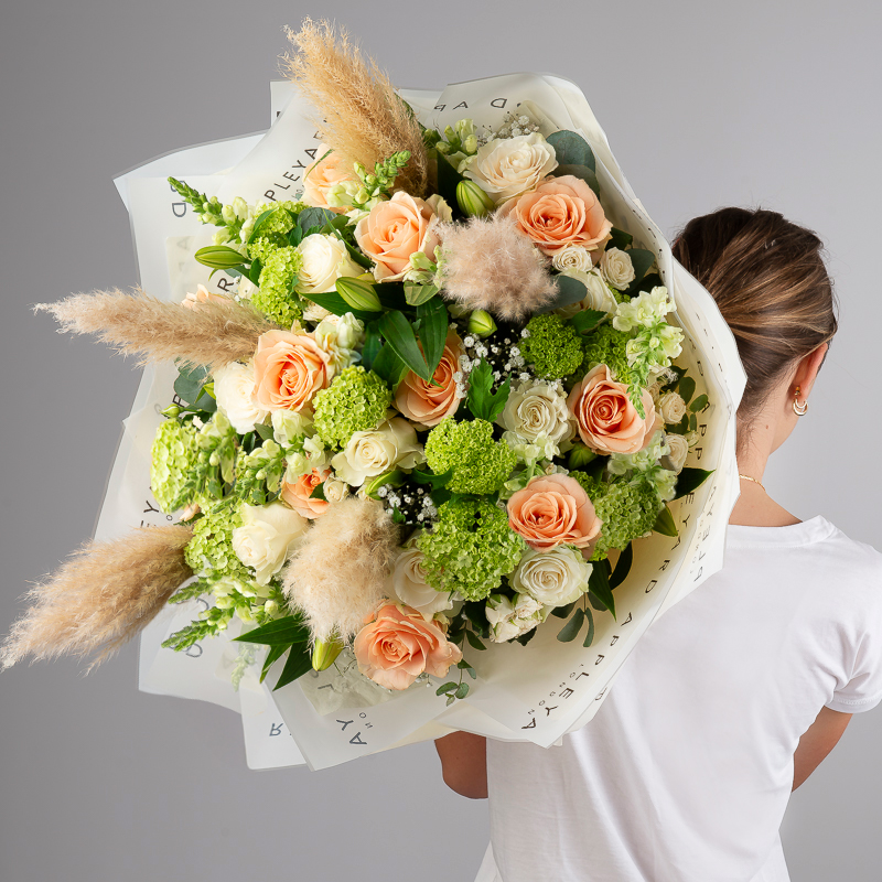 The Kensington - Peach - Antirrhinum & Eucalyptus - Flower Luxury Bouquet - Next Day Flower Delivery UK - Appleyard London