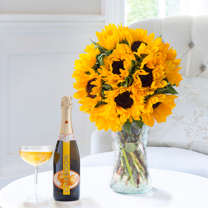 Flower Gift Set - Summer Sunflowers, Vase & Chandon Garden Spritz - Sunflowers - Next Day Flower & Gift Delivery UK - Appleyard London
